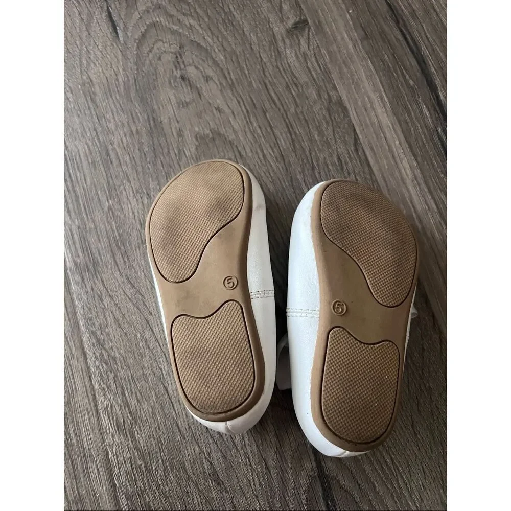 white baby Girl shoes size 5